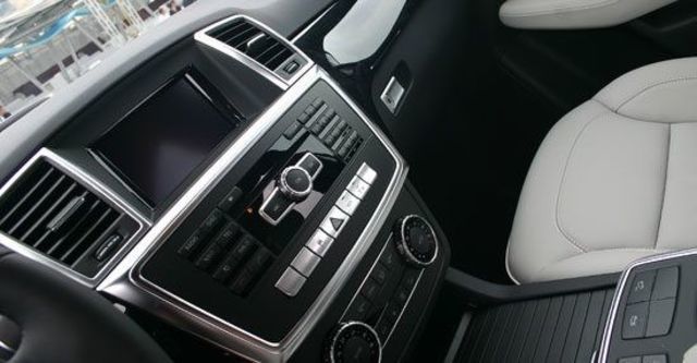 2012 M-Benz M-Class ML350 BlueTEC 4MATIC  第7張相片