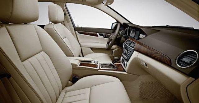 2011 M-Benz C-Class Sedan C180 BlueEFFICIENCY Classic  第8張相片