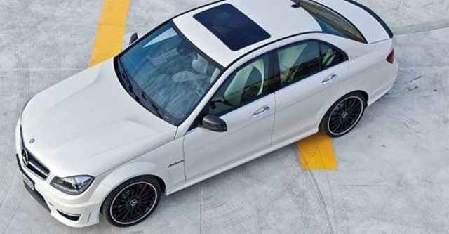 2011 M-Benz C-Class Sedan C63 AMG  第4張相片