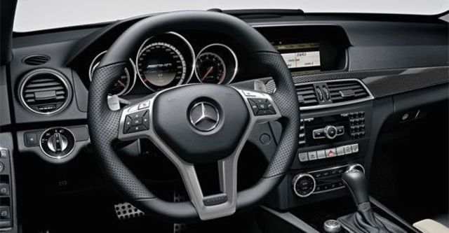 2011 M-Benz C-Class Sedan C63 AMG  第6張相片