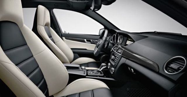 2011 M-Benz C-Class Sedan C63 AMG  第9張相片