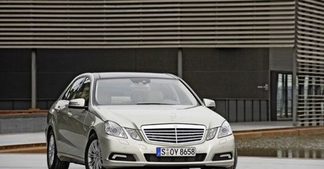 2011 M-Benz E-Class Sedan E220 CDI Elegance  第1張相片