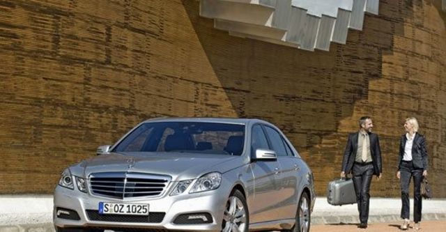 2011 M-Benz E-Class Sedan E300 Avantgarde  第4張相片