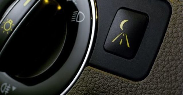 2011 M-Benz E-Class Sedan E300 Avantgarde  第8張相片