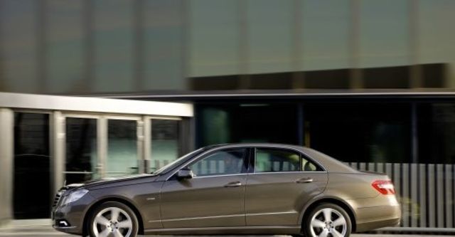 2011 M-Benz E-Class Sedan E300 Elegance  第3張相片