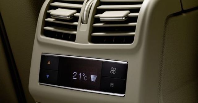 2011 M-Benz E-Class Sedan E350 CDI Elegance  第8張相片