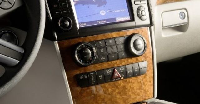 2011 M-Benz M-Class ML350 CDI Grand Edition標準版  第7張相片