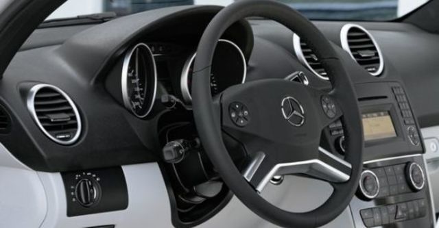 2011 M-Benz M-Class ML350 Grand Edition標準版  第7張相片