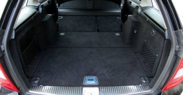 2010 M-Benz C-Class Estate C300 Avantgarde  第7張相片