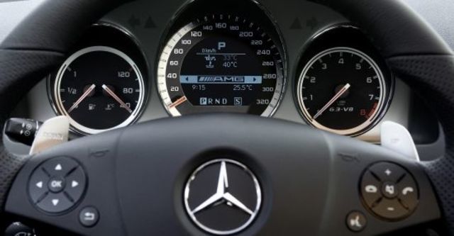 2010 M-Benz C-Class Sedan C63 AMG  第8張相片