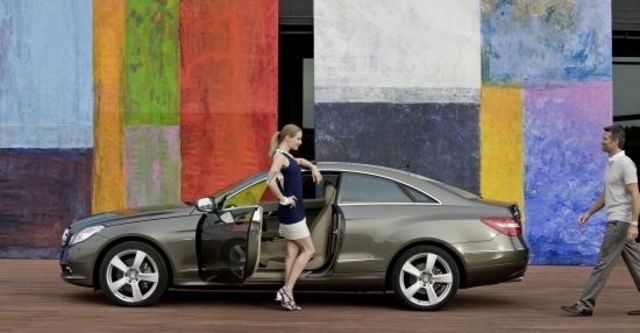2010 M-Benz E-Class Coupe E250 CGI  第4張相片