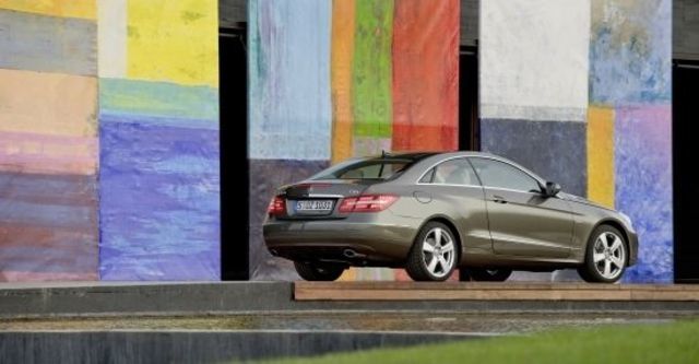 2010 M-Benz E-Class Coupe E250 CGI  第5張相片
