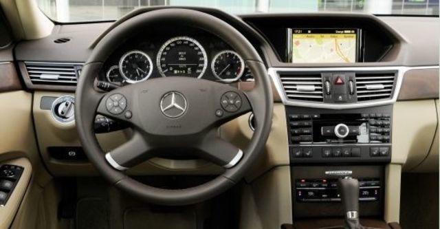 2010 M-Benz E-Class Sedan E220 CDI Elegance  第6張相片