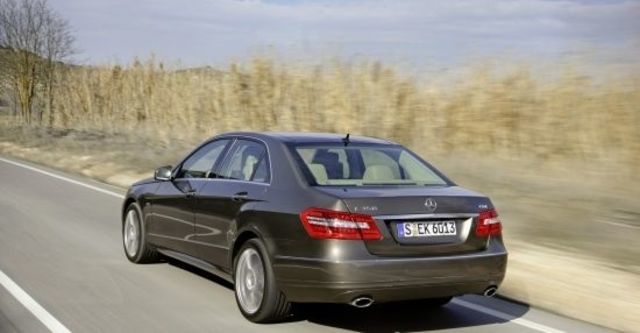 2010 M-Benz E-Class Sedan E300 Elegance  第3張相片