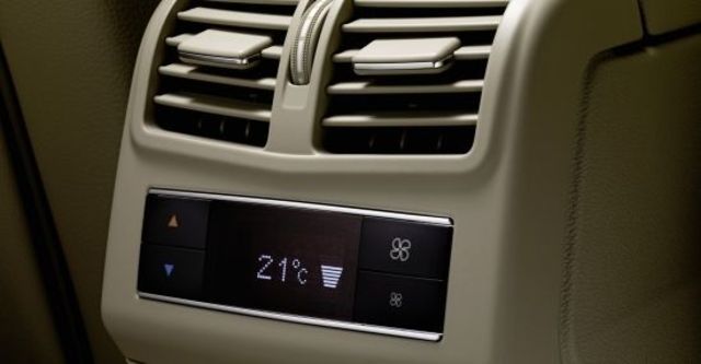 2010 M-Benz E-Class Sedan E350 CDI Elegance  第7張相片