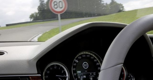 2009 M-Benz E-Class E350 Avantgarde  第8張相片