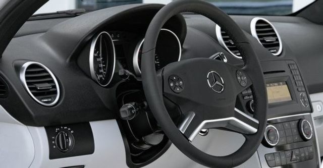 2009 M-Benz M-Class ML350  第8張相片