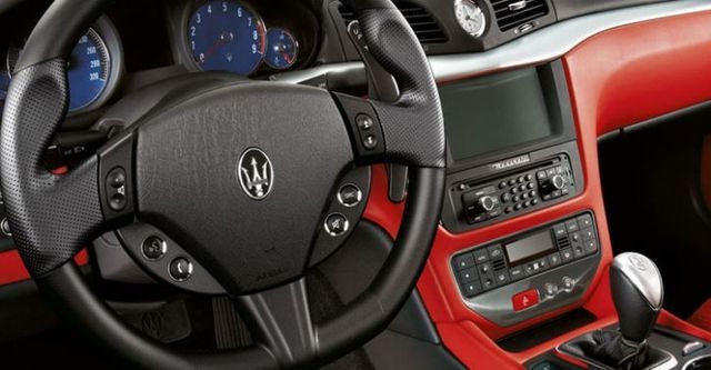 2015 Maserati GranTurismo 4.2  第6張相片