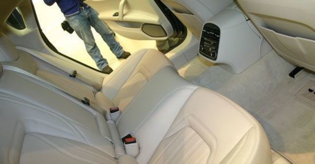 2013 Maserati Quattroporte GTS  第9張相片