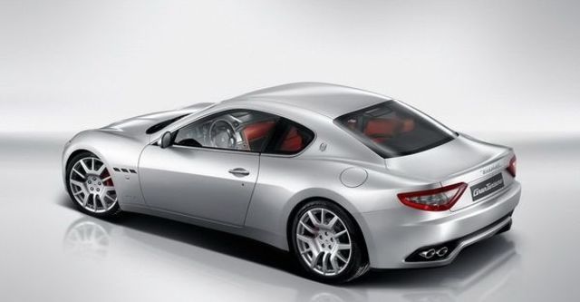 2012 Maserati GranTurismo 4.2  第3張相片