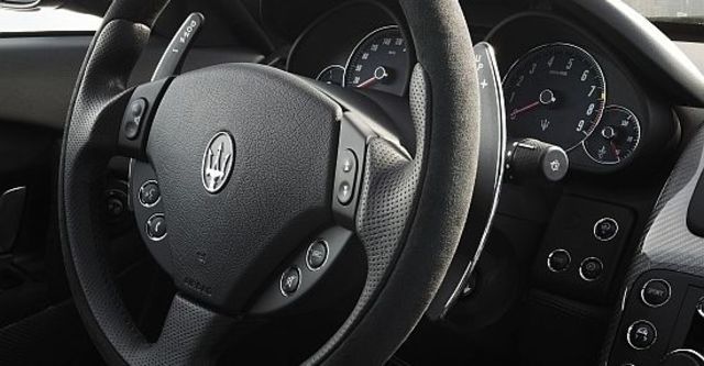 2010 Maserati Quattroporte 4.7 Sport GT S  第6張相片