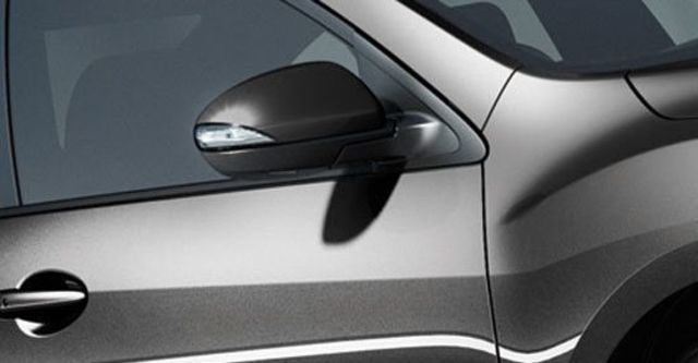 2013 Mazda 3 5D 1.6尊貴型  第11張相片