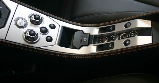 2014 McLaren 12C Spider V8  第9張相片