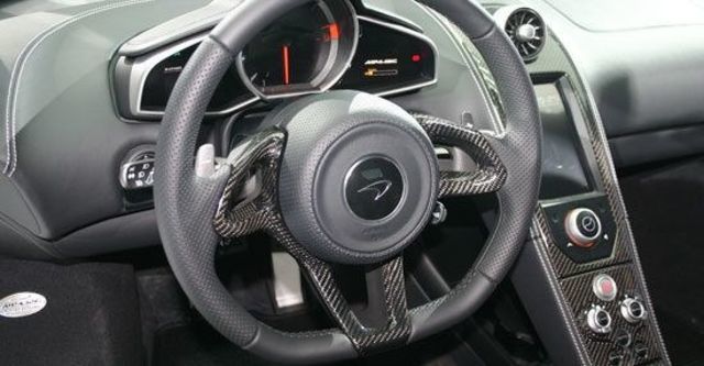 2013 McLaren 12C Coupe  第11張相片