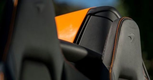 2013 McLaren 12C Spider V8  第4張相片