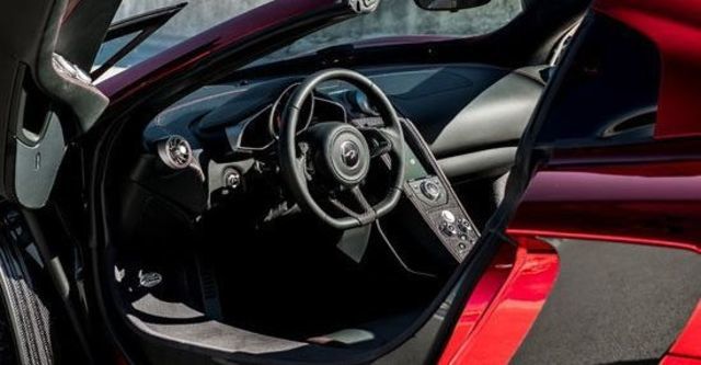 2013 McLaren 12C Spider V8  第10張相片
