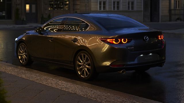 2021 Mazda 3 4D 2.0尊榮安全型  第2張相片