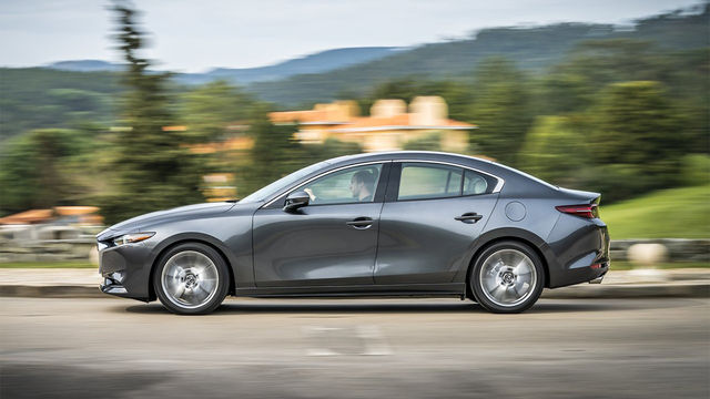 2021 Mazda 3 4D 2.0尊榮安全型  第3張相片