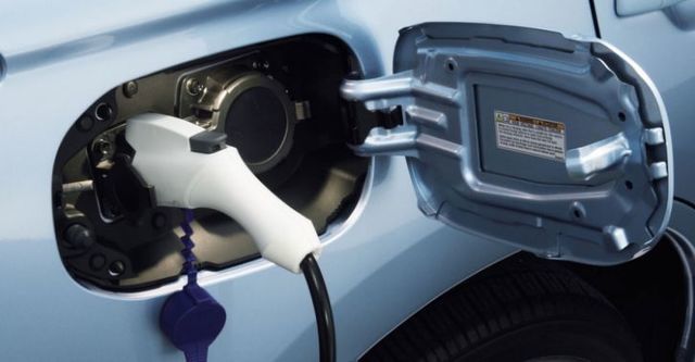2015 Mitsubishi Outlander PHEV  第6張相片