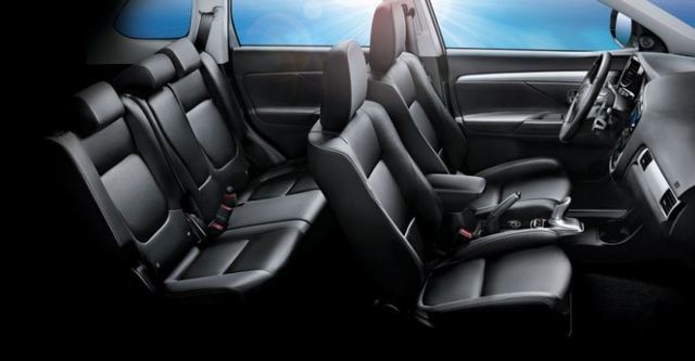 2015 Mitsubishi Outlander PHEV  第10張相片
