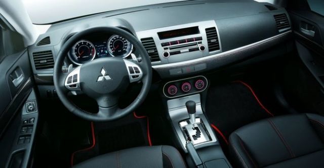 2014 Mitsubishi Lancer iO 2.0  第5張相片