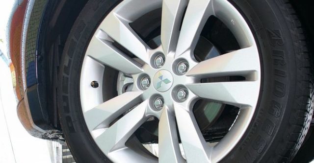 2014 Mitsubishi Outlander 2.4 2WD精緻型  第5張相片