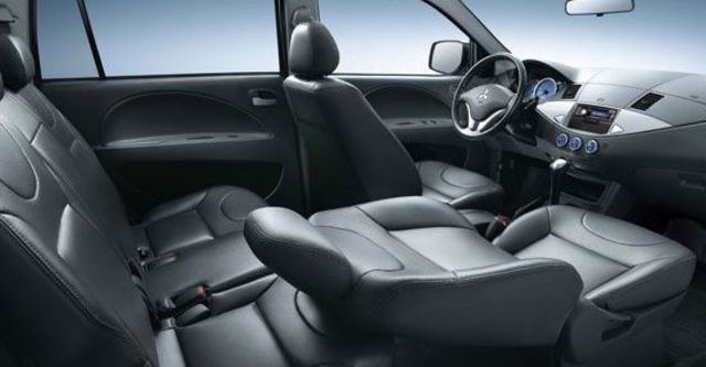 2013 Mitsubishi Boss Zinger 2.4雅緻手排型  第5張相片