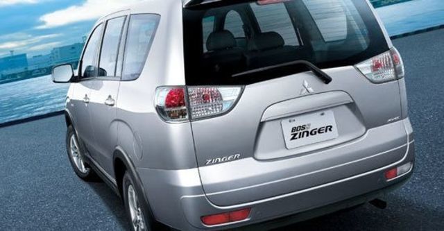 2013 Mitsubishi Boss Zinger 2.4雅緻手排型  第8張相片