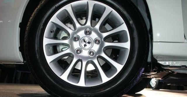 2013 Mitsubishi Lancer Fortis 1.8旗艦型  第4張相片