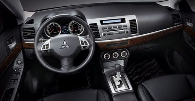 2013 Mitsubishi Lancer Fortis 1.8豪華型  第5張相片