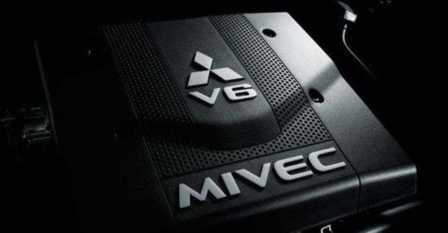 2013 Mitsubishi Pajero 3.8  第5張相片