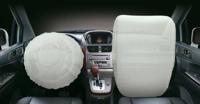 2013 Mitsubishi Savrin 2.4豪華型四人座  第7張相片