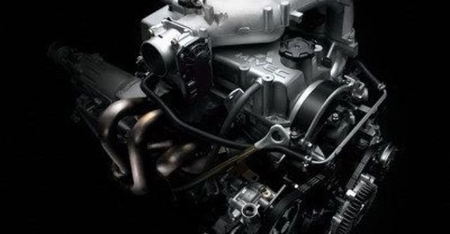 2012 Mitsubishi Boss Zinger 2.4雅緻手排型  第6張相片