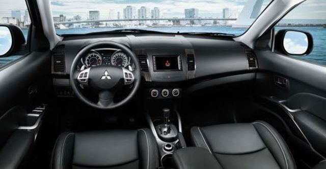 2012 Mitsubishi Outlander 2.4 2WD豪華型  第12張相片