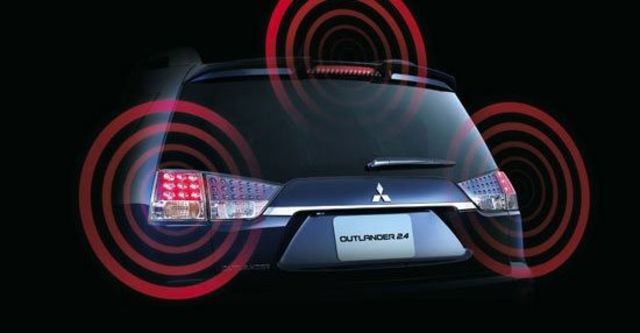 2011 Mitsubishi Outlander 2.4 2WD豪華型  第6張相片