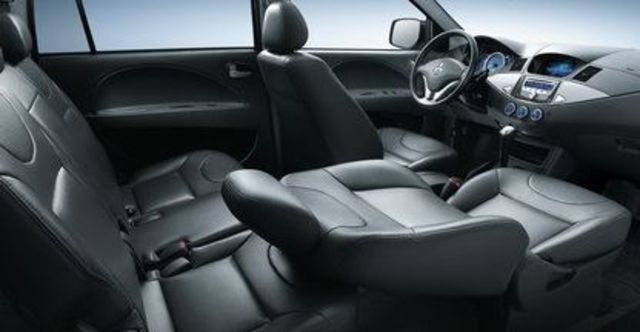 2011 Mitsubishi Super Zinger 2.4精緻型  第5張相片
