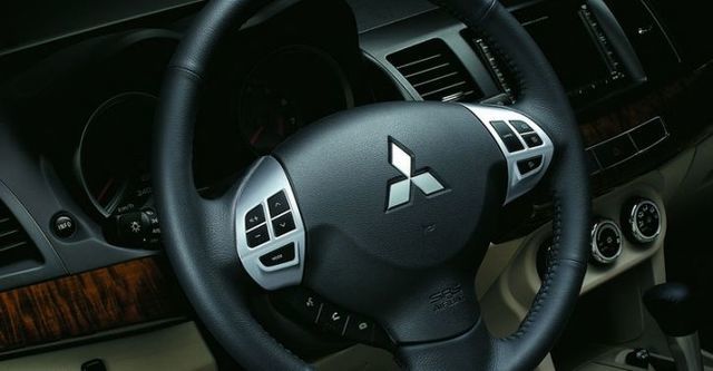 2010 Mitsubishi Lancer Fortis 1.8經典型  第6張相片
