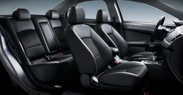 2010 Mitsubishi Lancer Fortis 1.8經典型  第9張相片