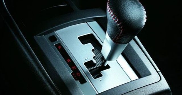2010 Mitsubishi Lancer Fortis 1.8經典型  第11張相片