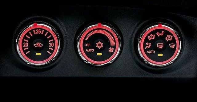2010 Mitsubishi Outlander 2.4 2WD經典型  第7張相片